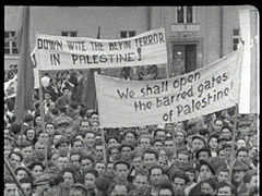 Protesta en el campo de refugiados de Bergen-Belsen contra la vuelta de los pasajeros del "Éxodo"