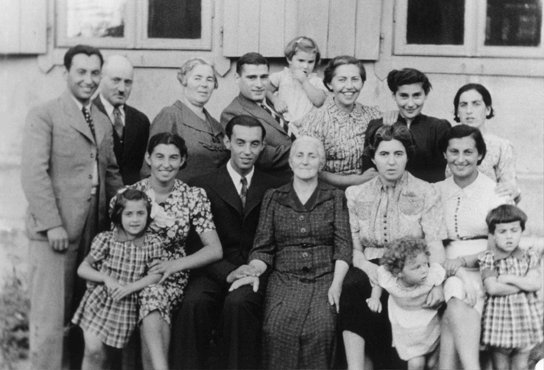 The Jewish People Live [1947]