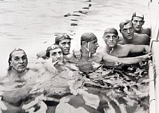 Hungarian Jew György Bródy (far right) was a member of the water polo team that won the gold medal.