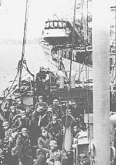 German troops arriving in Norway by ship prepare for...
