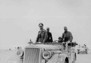 Tenente-General Erwin Rommel, posteriormente promovido...