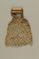 2008.117.3 front
Macramé bag with 2 wooden handles used by a Polish Jewish family while in hiding

Click to enlarge