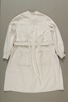 1990.36.15 front
Doctor's operating room coat

Click to enlarge