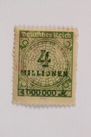 2006.265.152 front
Postage stamp, 4 millionen mark, issued in Germany during hyperinflation in the Weimar Republic

Click to enlarge
