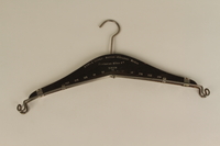 1990.41.11 front
Coat hanger made by a Jewish company

Click to enlarge