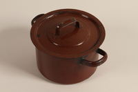 2003.193.3 a-b front
Enameled Dutch oven used by a Jewish family in a displaced persons camp

Click to enlarge