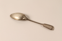 2005.4.3 back
Silver dinner spoon smuggled into France by a German Jewish refugee

Click to enlarge