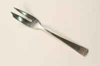 2001.298.2 front
Silver fork

Click to enlarge
