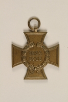 2004.388.2 front
Honor Cross of the World War 1914/1918 non-combatant veteran service medal awarded to a German Jewish soldier

Click to enlarge