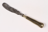 2012.493.3 left
Henckels table knife with a scalloped edge brought with German Jewish prewar refugee

Click to enlarge