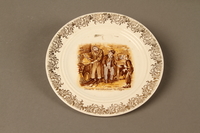 2016.184.87 front
Cartwright and Edwards plate decorated with a scene from Oliver Twist

Click to enlarge