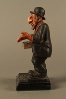 2016.184.152.2 left side
Painted wooden figurine of a Jewish peddler

Click to enlarge