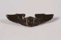 2006.317.2 front
US glider pilot sterling silver pin acquired by a US soldier

Click to enlarge