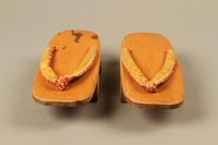 2017.513.3_a-b front
Pair of Japanese geta owned by a Lithuanian Jewish refugee in the Shanghai Ghetto

Click to enlarge