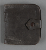2013.117.5 front
Brown leather wallet with a strap brought to the US by a Jewish Hungarian refugee

Click to enlarge