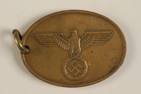 1993.56.1 front
Oval warrant badge for the Staatliche Kriminalpolizei

Click to enlarge