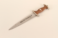 1995.39.2 front
German dagger and sheath acquired by an American soldier

Click to enlarge